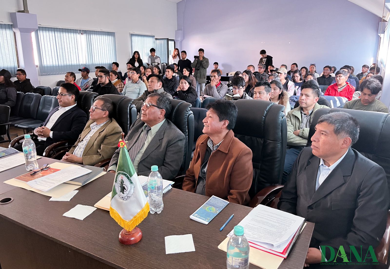 Autoridades presente