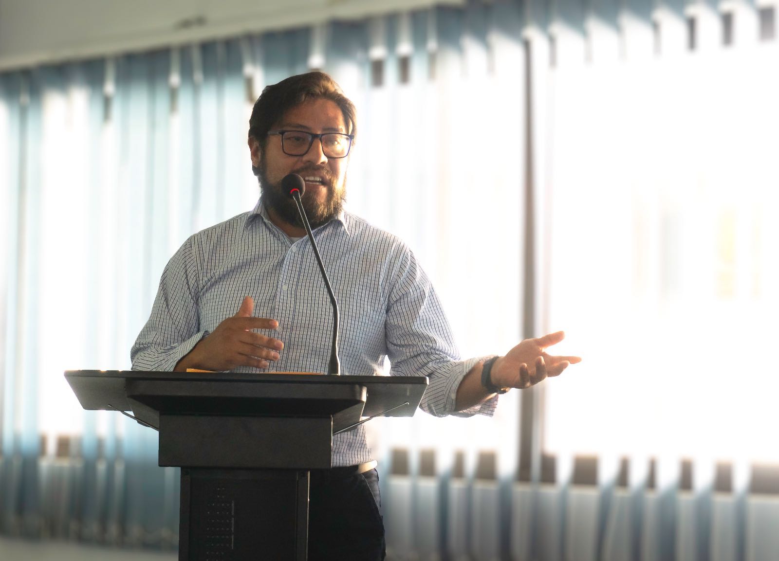 Presentación a cargo de M.Sc. Javier Nuñez, docente del Diplomado