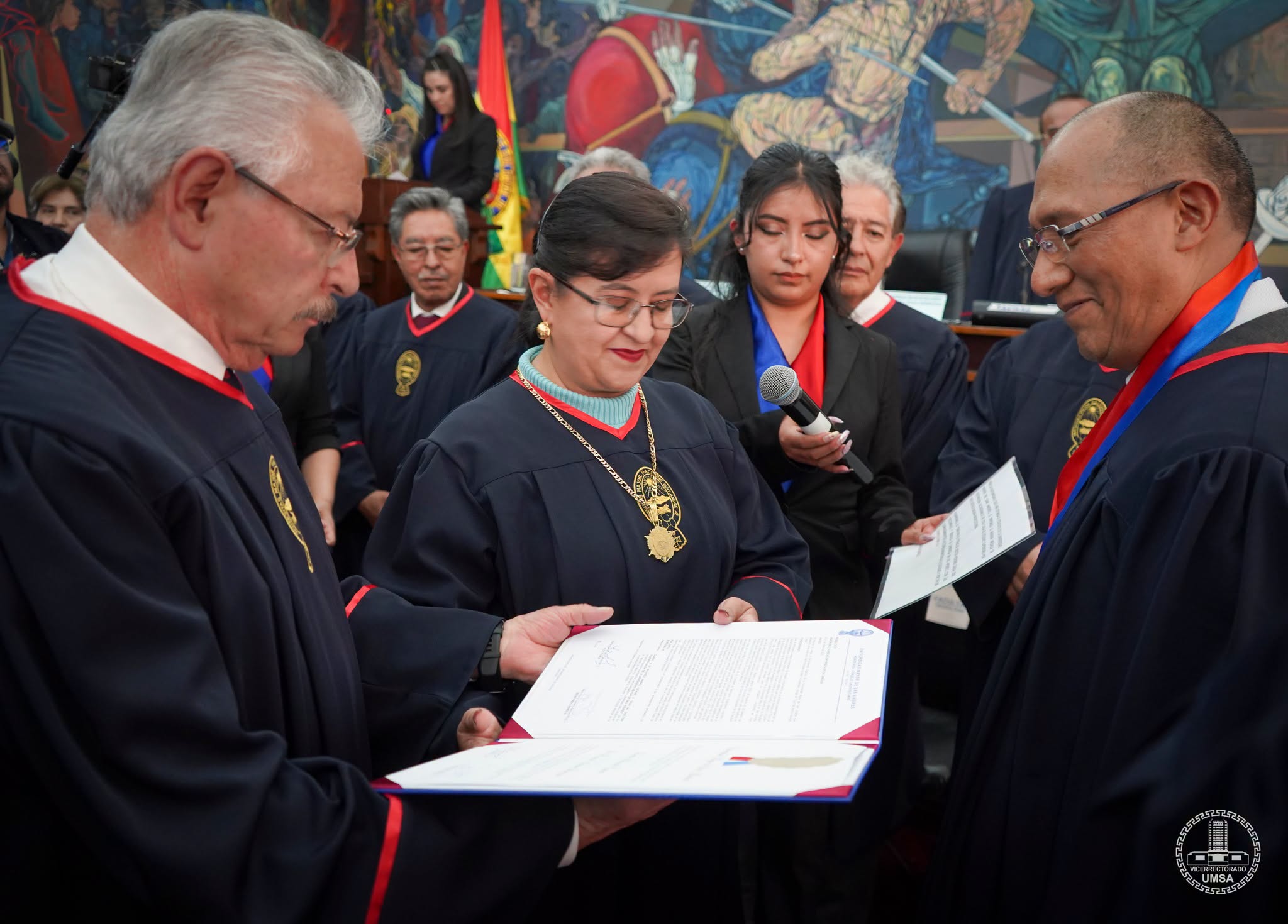 CIENCIA BOLIVIANA QUE DEJA HUELLA: RICARDO AMARU RECIBE EL HONORIS CAUSA DE LA UMSA